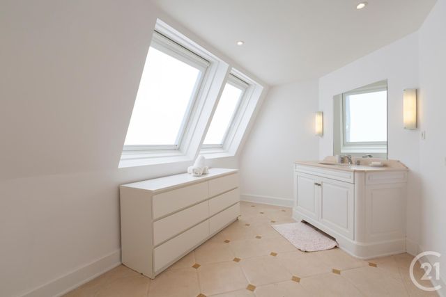 maison à vendre - 7 pièces - 388.0 m2 - VILLEFRANCHE SUR MER - 06 - PROVENCE-ALPES-COTE-D-AZUR - Century 21 Lafage Transactions maison à vendre - 7 pièces - 388.0 m2 - VILLEFRANCHE SUR MER - 06 - PROVENCE-ALPES-COTE-D-AZUR - Century 21 Lafage Transactions