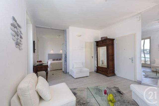 Afficher la photo en grand Appartement F2 à vendre - 2 pièces - 48.0 m2 - VILLEFRANCHE SUR MER - 06 - PROVENCE-ALPES-COTE-D-AZUR - Century 21 Lafage Transactions