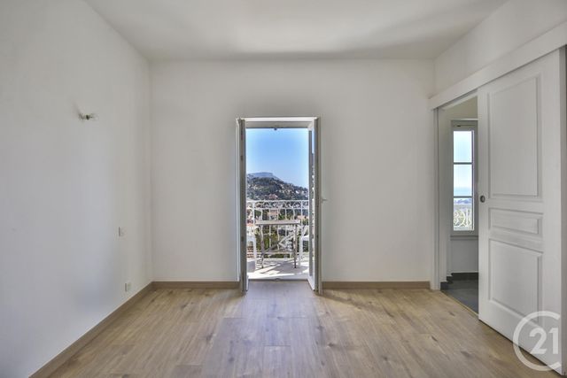 Afficher la photo en grand maison à vendre - 5 pièces - 162.0 m2 - VILLEFRANCHE SUR MER - 06 - PROVENCE-ALPES-COTE-D-AZUR - Century 21 Lafage Transactions
