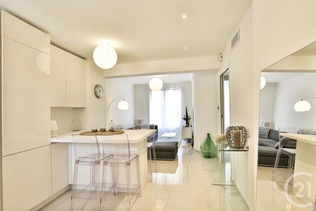 Afficher la photo en grand Appartement F2 à vendre - 2 pièces - 44.0 m2 - BEAULIEU SUR MER - 06 - PROVENCE-ALPES-COTE-D-AZUR - Century 21 Lafage Transactions
