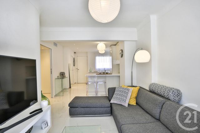 Afficher la photo en grand Appartement F2 à vendre - 2 pièces - 44.0 m2 - BEAULIEU SUR MER - 06 - PROVENCE-ALPES-COTE-D-AZUR - Century 21 Lafage Transactions