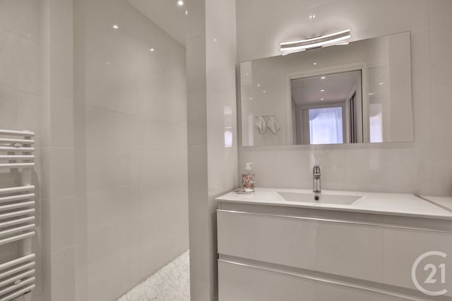 Afficher la photo en grand Appartement F2 à vendre - 2 pièces - 44.0 m2 - BEAULIEU SUR MER - 06 - PROVENCE-ALPES-COTE-D-AZUR - Century 21 Lafage Transactions