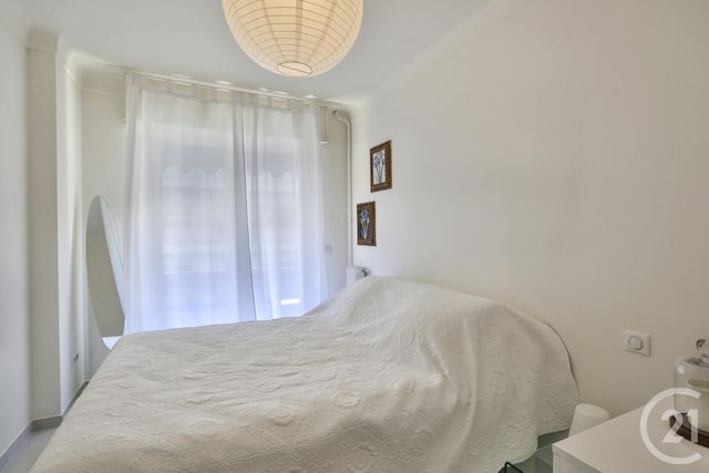 Afficher la photo en grand Appartement F2 à vendre - 2 pièces - 44.0 m2 - BEAULIEU SUR MER - 06 - PROVENCE-ALPES-COTE-D-AZUR - Century 21 Lafage Transactions