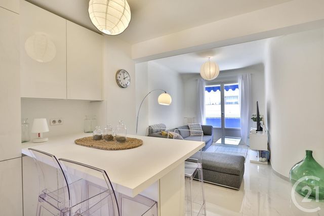 Afficher la photo en grand Appartement F2 à vendre - 2 pièces - 44.0 m2 - BEAULIEU SUR MER - 06 - PROVENCE-ALPES-COTE-D-AZUR - Century 21 Lafage Transactions