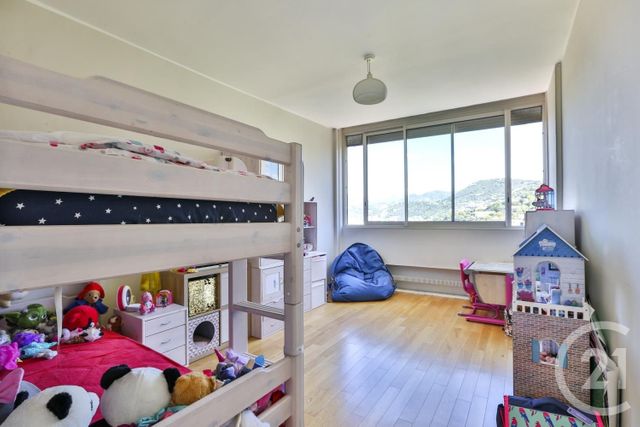Afficher la photo en grand Appartement F4 à vendre - 4 pièces - 143.0 m2 - NICE - 06 - PROVENCE-ALPES-COTE-D-AZUR - Century 21 Lafage Transactions