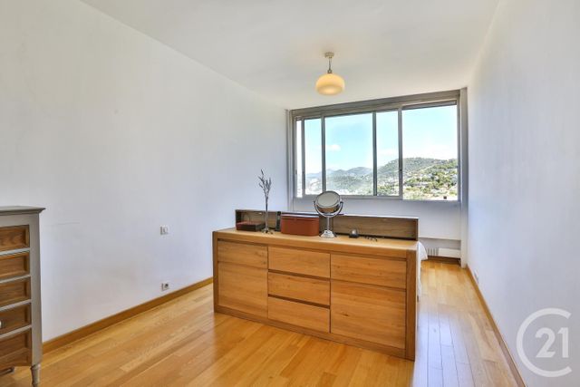 Afficher la photo en grand Appartement F4 à vendre - 4 pièces - 143.0 m2 - NICE - 06 - PROVENCE-ALPES-COTE-D-AZUR - Century 21 Lafage Transactions