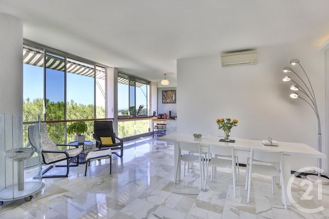 Afficher la photo en grand Appartement F4 à vendre - 4 pièces - 143.0 m2 - NICE - 06 - PROVENCE-ALPES-COTE-D-AZUR - Century 21 Lafage Transactions