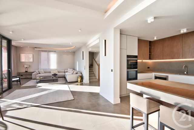 maison à vendre - 6 pièces - 250.0 m2 - VILLEFRANCHE SUR MER - 06 - PROVENCE-ALPES-COTE-D-AZUR - Century 21 Lafage Transactions maison à vendre - 6 pièces - 250.0 m2 - VILLEFRANCHE SUR MER - 06 - PROVENCE-ALPES-COTE-D-AZUR - Century 21 Lafage Transactions