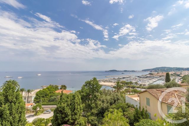 Afficher la photo en grand Appartement F3 à vendre - 3 pièces - 71.0 m2 - BEAULIEU SUR MER - 06 - PROVENCE-ALPES-COTE-D-AZUR - Century 21 Lafage Transactions