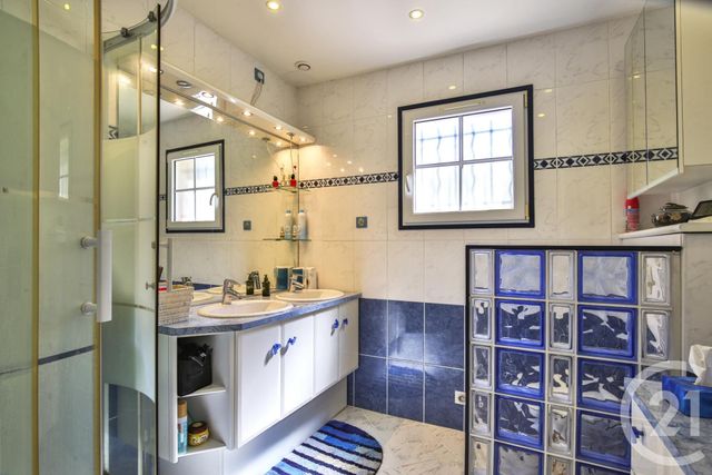 maison à vendre - 5 pièces - 140.0 m2 - VILLEFRANCHE SUR MER - 06 - PROVENCE-ALPES-COTE-D-AZUR - Century 21 Lafage Transactions maison à vendre - 5 pièces - 140.0 m2 - VILLEFRANCHE SUR MER - 06 - PROVENCE-ALPES-COTE-D-AZUR - Century 21 Lafage Transactions