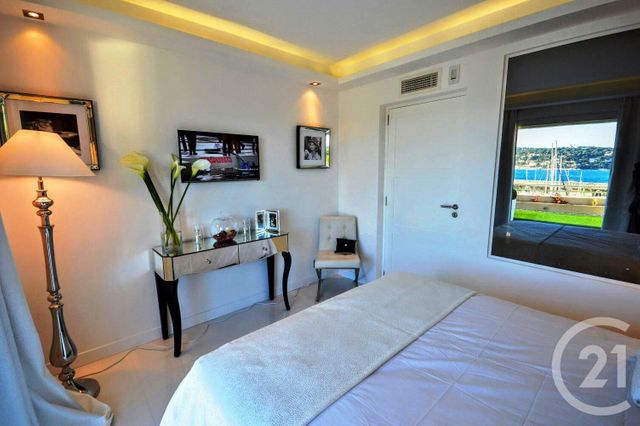 Appartement F3 à vendre - 3 pièces - 68.0 m2 - VILLEFRANCHE SUR MER - 06 - PROVENCE-ALPES-COTE-D-AZUR - Century 21 Lafage Transactions Appartement F3 à vendre - 3 pièces - 68.0 m2 - VILLEFRANCHE SUR MER - 06 - PROVENCE-ALPES-COTE-D-AZUR - Century 21 Lafage Transactions