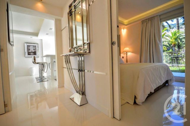 Appartement F3 à vendre - 3 pièces - 68.0 m2 - VILLEFRANCHE SUR MER - 06 - PROVENCE-ALPES-COTE-D-AZUR - Century 21 Lafage Transactions Appartement F3 à vendre - 3 pièces - 68.0 m2 - VILLEFRANCHE SUR MER - 06 - PROVENCE-ALPES-COTE-D-AZUR - Century 21 Lafage Transactions