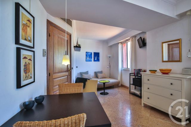 Studio à vendre - 1 pièce - 23.0 m2 - VILLEFRANCHE SUR MER - 06 - PROVENCE-ALPES-COTE-D-AZUR - Century 21 Lafage Transactions Studio à vendre - 1 pièce - 23.0 m2 - VILLEFRANCHE SUR MER - 06 - PROVENCE-ALPES-COTE-D-AZUR - Century 21 Lafage Transactions