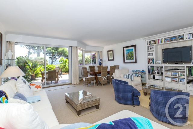 Appartement F4 à vendre - 4 pièces - 130.0 m2 - NICE - 06 - PROVENCE-ALPES-COTE-D-AZUR - Century 21 Lafage Transactions Appartement F4 à vendre - 4 pièces - 130.0 m2 - NICE - 06 - PROVENCE-ALPES-COTE-D-AZUR - Century 21 Lafage Transactions