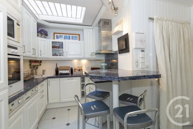 Appartement F4 à vendre - 4 pièces - 130.0 m2 - NICE - 06 - PROVENCE-ALPES-COTE-D-AZUR - Century 21 Lafage Transactions Appartement F4 à vendre - 4 pièces - 130.0 m2 - NICE - 06 - PROVENCE-ALPES-COTE-D-AZUR - Century 21 Lafage Transactions