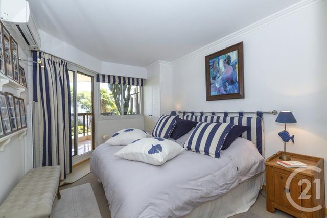 Appartement F4 à vendre - 4 pièces - 130.0 m2 - NICE - 06 - PROVENCE-ALPES-COTE-D-AZUR - Century 21 Lafage Transactions Appartement F4 à vendre - 4 pièces - 130.0 m2 - NICE - 06 - PROVENCE-ALPES-COTE-D-AZUR - Century 21 Lafage Transactions