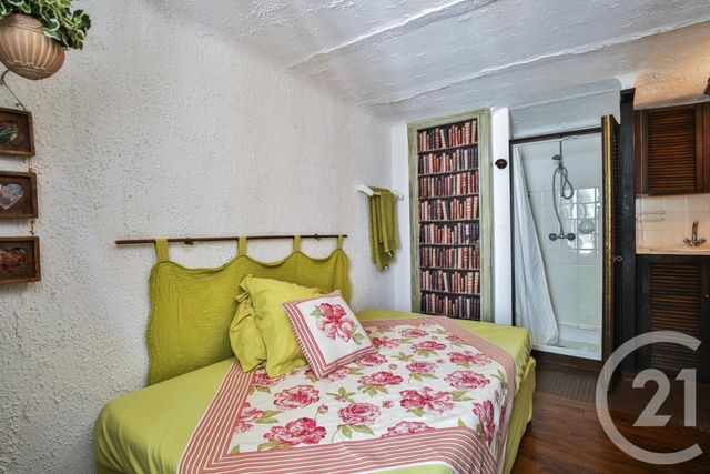Afficher la photo en grand Appartement Duplex à vendre - 2 pièces - 22.0 m2 - VILLEFRANCHE SUR MER - 06 - PROVENCE-ALPES-COTE-D-AZUR - Century 21 Lafage Transactions