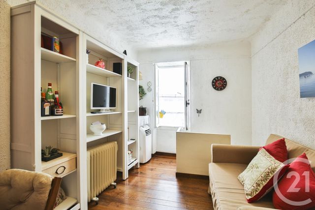 Afficher la photo en grand Appartement Duplex à vendre - 2 pièces - 22.0 m2 - VILLEFRANCHE SUR MER - 06 - PROVENCE-ALPES-COTE-D-AZUR - Century 21 Lafage Transactions
