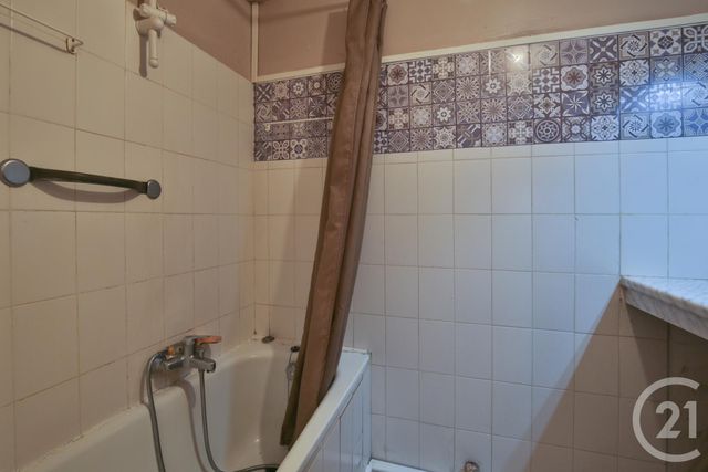 Afficher la photo en grand Appartement F2 à vendre - 2 pièces - 44.01 m2 - VILLEFRANCHE SUR MER - 06 - PROVENCE-ALPES-COTE-D-AZUR - Century 21 Lafage Transactions
