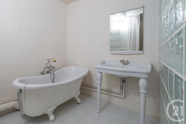 Afficher la photo en grand Appartement Duplex à vendre - 3 pièces - 71.45 m2 - VILLEFRANCHE SUR MER - 06 - PROVENCE-ALPES-COTE-D-AZUR - Century 21 Lafage Transactions