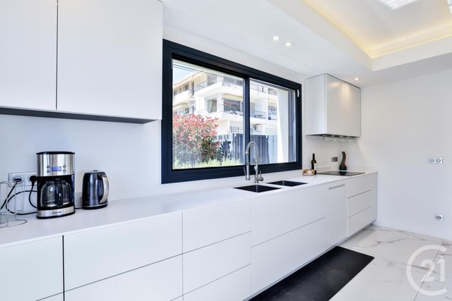 maison à vendre - 7 pièces - 300.0 m2 - VILLEFRANCHE SUR MER - 06 - PROVENCE-ALPES-COTE-D-AZUR - Century 21 Lafage Transactions