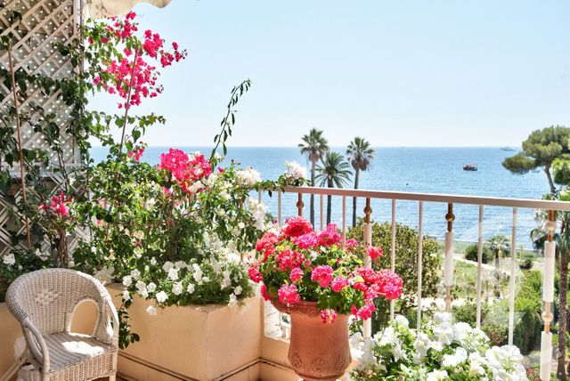 Appartement F3 à vendre - 3 pièces - 103.0 m2 - CANNES - 06 - PROVENCE-ALPES-COTE-D-AZUR - Century 21 Lafage Transactions