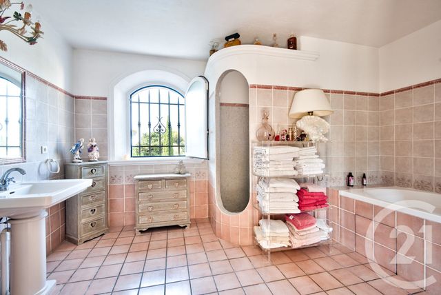 maison à vendre - 7 pièces - 275.0 m2 - CAGNES SUR MER - 06 - PROVENCE-ALPES-COTE-D-AZUR - Century 21 Lafage Transactions