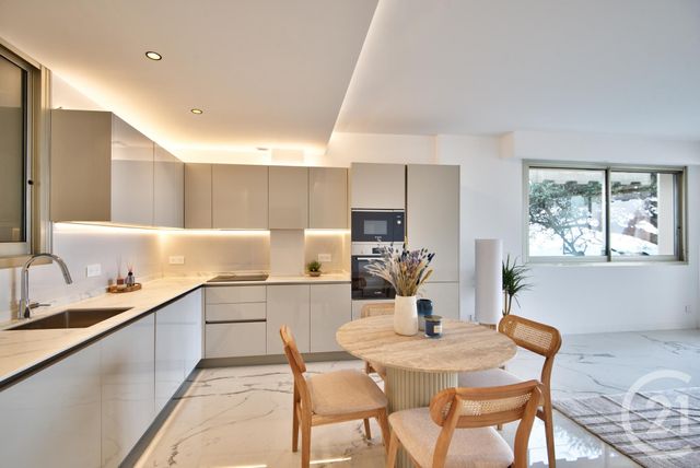 Appartement F3 à vendre - 3 pièces - 62.11 m2 - VILLEFRANCHE SUR MER - 06 - PROVENCE-ALPES-COTE-D-AZUR - Century 21 Lafage Transactions