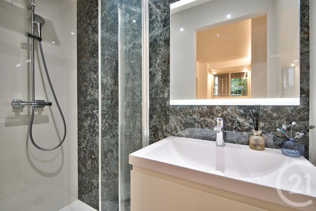 Appartement F3 à vendre - 3 pièces - 62.11 m2 - VILLEFRANCHE SUR MER - 06 - PROVENCE-ALPES-COTE-D-AZUR - Century 21 Lafage Transactions