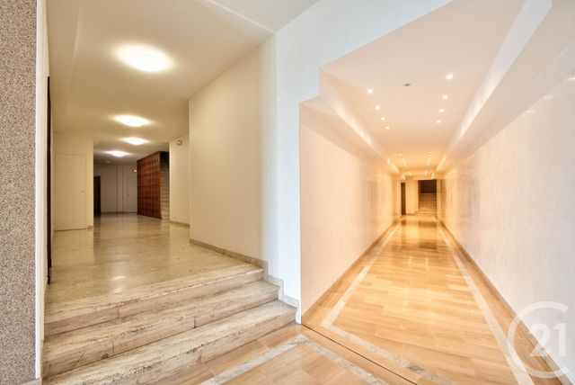 Appartement F3 à vendre - 3 pièces - 62.11 m2 - VILLEFRANCHE SUR MER - 06 - PROVENCE-ALPES-COTE-D-AZUR - Century 21 Lafage Transactions