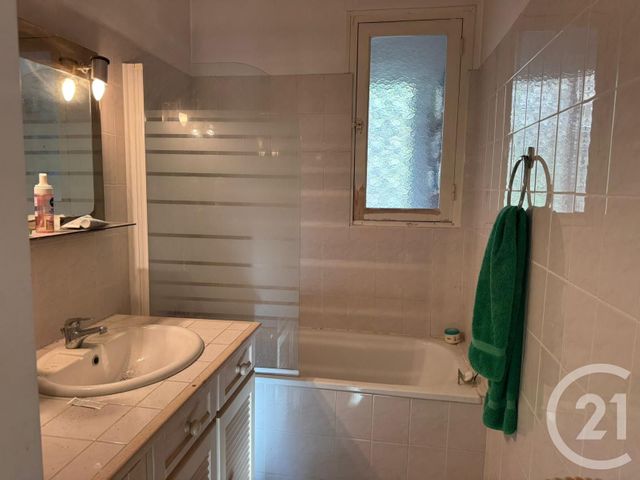 Appartement F3 à vendre - 3 pièces - 56.87 m2 - VILLEFRANCHE SUR MER - 06 - PROVENCE-ALPES-COTE-D-AZUR - Century 21 Lafage Transactions