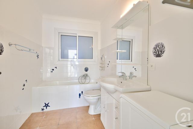 Appartement à vendre - 2 pièces - 45.73 m2 - VILLEFRANCHE SUR MER - 06 - PROVENCE-ALPES-COTE-D-AZUR - Century 21 Lafage Transactions