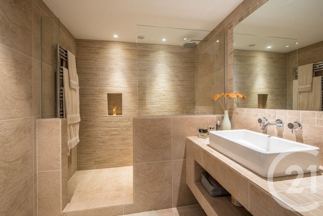 Appartement F3 à vendre - 3 pièces - 98.0 m2 - VILLEFRANCHE SUR MER - 06 - PROVENCE-ALPES-COTE-D-AZUR - Century 21 Lafage Transactions