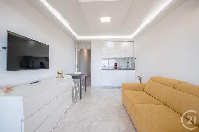 Appartement F2 à vendre - 2 pièces - 26.0 m2 - VILLEFRANCHE SUR MER - 06 - PROVENCE-ALPES-COTE-D-AZUR - Century 21 Lafage Transactions