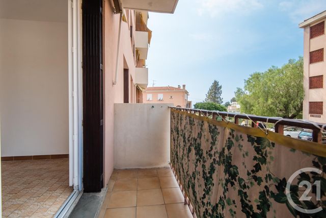 Appartement F3 à vendre - 3 pièces - 57.0 m2 - VILLEFRANCHE SUR MER - 06 - PROVENCE-ALPES-COTE-D-AZUR - Century 21 Lafage Transactions