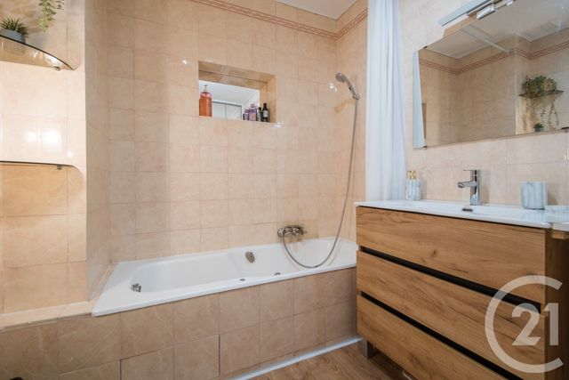 Appartement F1 à vendre - 1 pièce - 39.0 m2 - VILLEFRANCHE SUR MER - 06 - PROVENCE-ALPES-COTE-D-AZUR - Century 21 Lafage Transactions