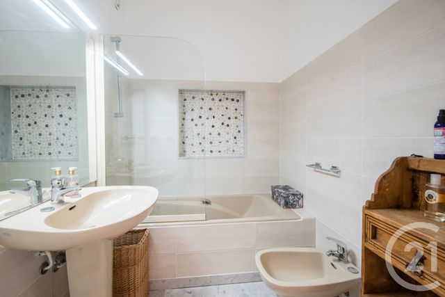 Appartement F2 à vendre - 2 pièces - 55.0 m2 - VILLEFRANCHE SUR MER - 06 - PROVENCE-ALPES-COTE-D-AZUR - Century 21 Lafage Transactions