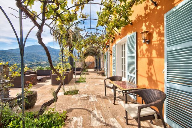 maison à vendre - 7 pièces - 335.0 m2 - MENTON - 06 - PROVENCE-ALPES-COTE-D-AZUR - Century 21 Lafage Transactions