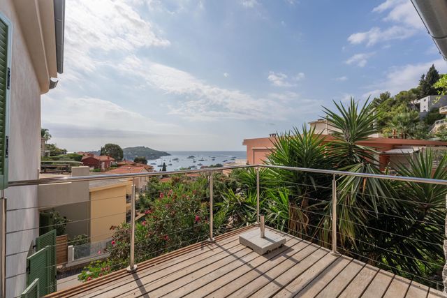 maison à vendre - 5 pièces - 200.0 m2 - VILLEFRANCHE SUR MER - 06 - PROVENCE-ALPES-COTE-D-AZUR - Century 21 Lafage Transactions