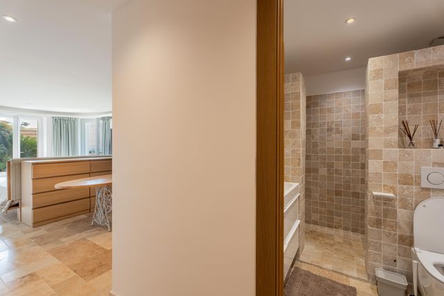 maison à vendre - 5 pièces - 200.0 m2 - VILLEFRANCHE SUR MER - 06 - PROVENCE-ALPES-COTE-D-AZUR - Century 21 Lafage Transactions