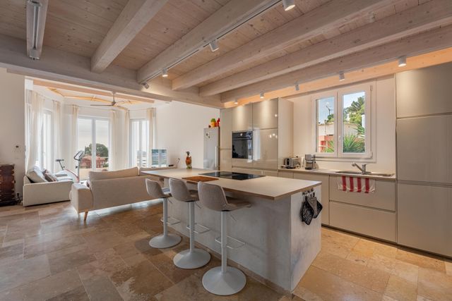 maison à vendre - 5 pièces - 200.0 m2 - VILLEFRANCHE SUR MER - 06 - PROVENCE-ALPES-COTE-D-AZUR - Century 21 Lafage Transactions