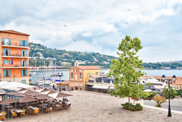 Appartement F3 à vendre - 3 pièces - 65.0 m2 - VILLEFRANCHE SUR MER - 06 - PROVENCE-ALPES-COTE-D-AZUR - Century 21 Lafage Transactions