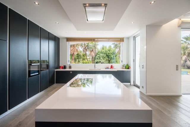 maison à vendre - 5 pièces - 256.0 m2 - ROQUEFORT LES PINS - 06 - PROVENCE-ALPES-COTE-D-AZUR - Century 21 Lafage Transactions
