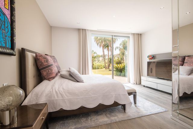 maison à vendre - 5 pièces - 256.0 m2 - ROQUEFORT LES PINS - 06 - PROVENCE-ALPES-COTE-D-AZUR - Century 21 Lafage Transactions