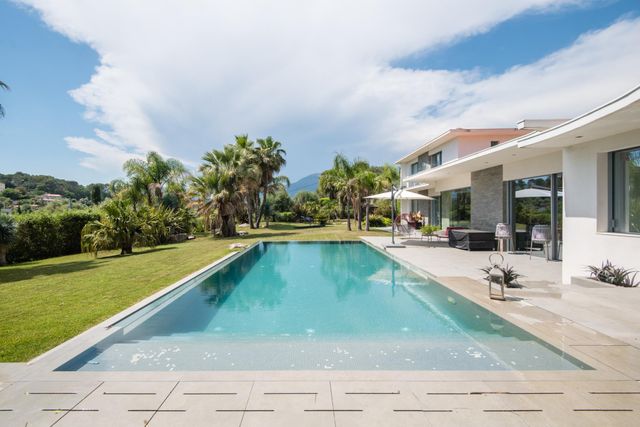 maison à vendre - 5 pièces - 256.0 m2 - ROQUEFORT LES PINS - 06 - PROVENCE-ALPES-COTE-D-AZUR - Century 21 Lafage Transactions