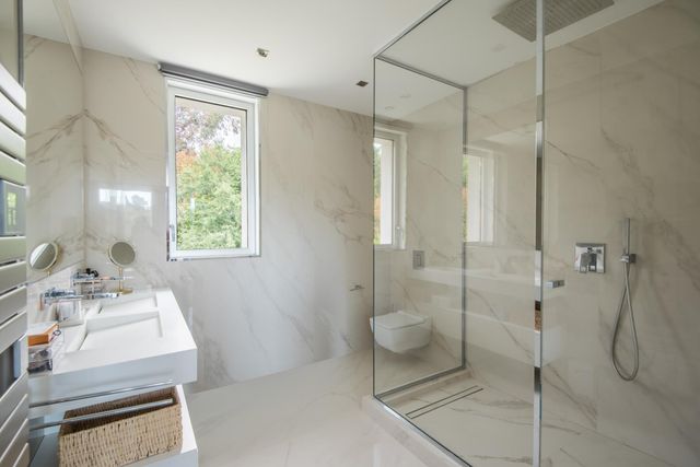 maison à vendre - 5 pièces - 256.0 m2 - ROQUEFORT LES PINS - 06 - PROVENCE-ALPES-COTE-D-AZUR - Century 21 Lafage Transactions