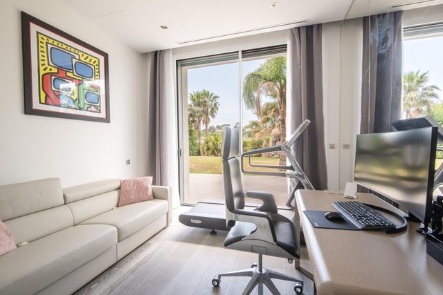 maison à vendre - 5 pièces - 256.0 m2 - ROQUEFORT LES PINS - 06 - PROVENCE-ALPES-COTE-D-AZUR - Century 21 Lafage Transactions
